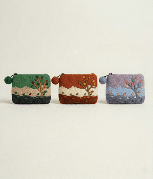 The Rolling Hills Pouch